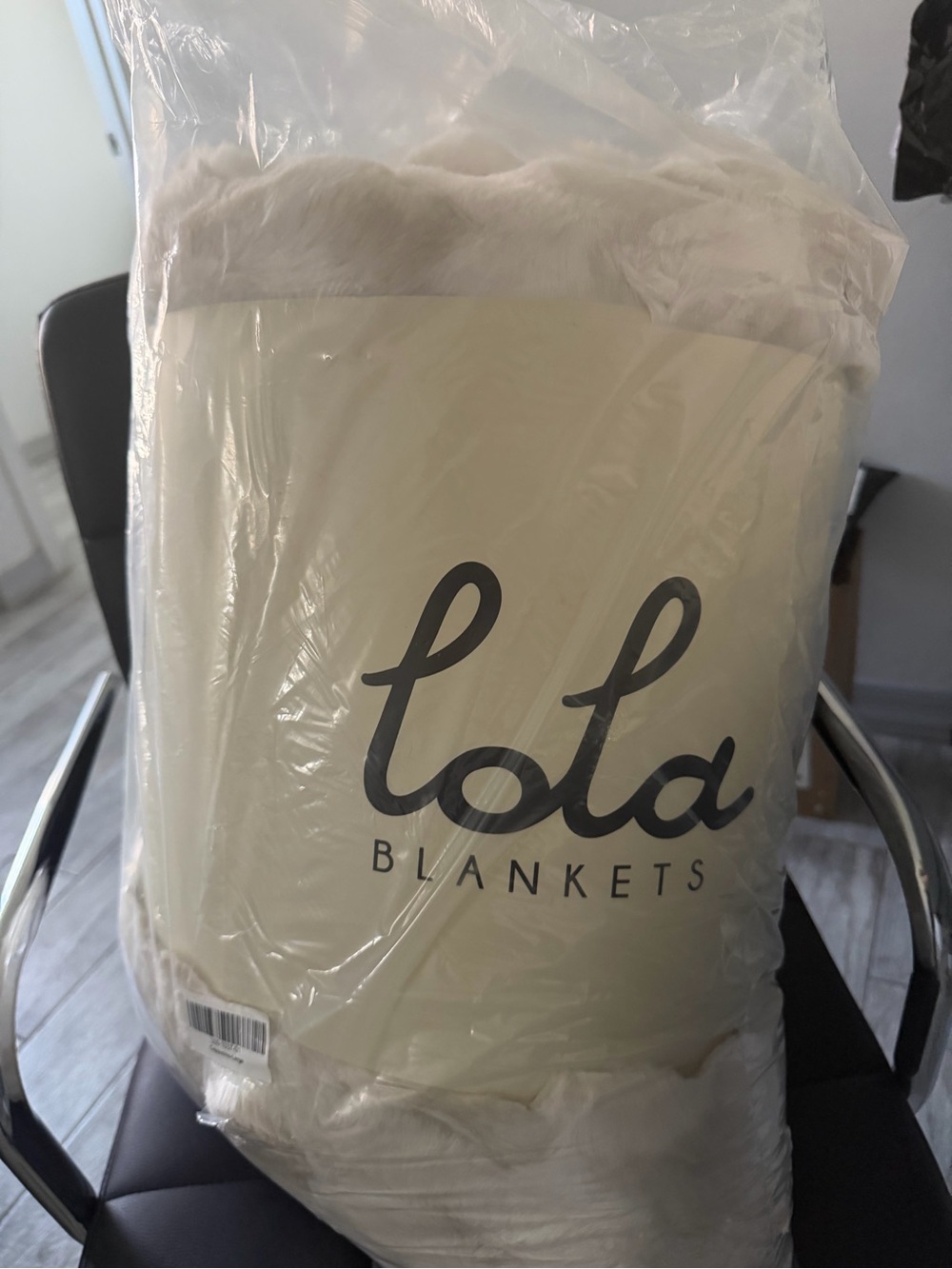 Plush Cream Throw Blanket Lola Large Cappuccino